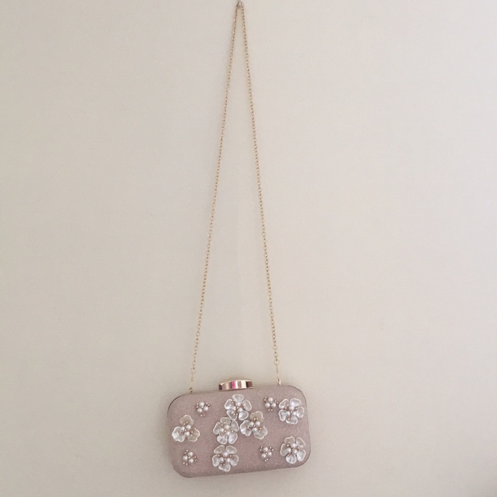 Pearl Flower Clutch